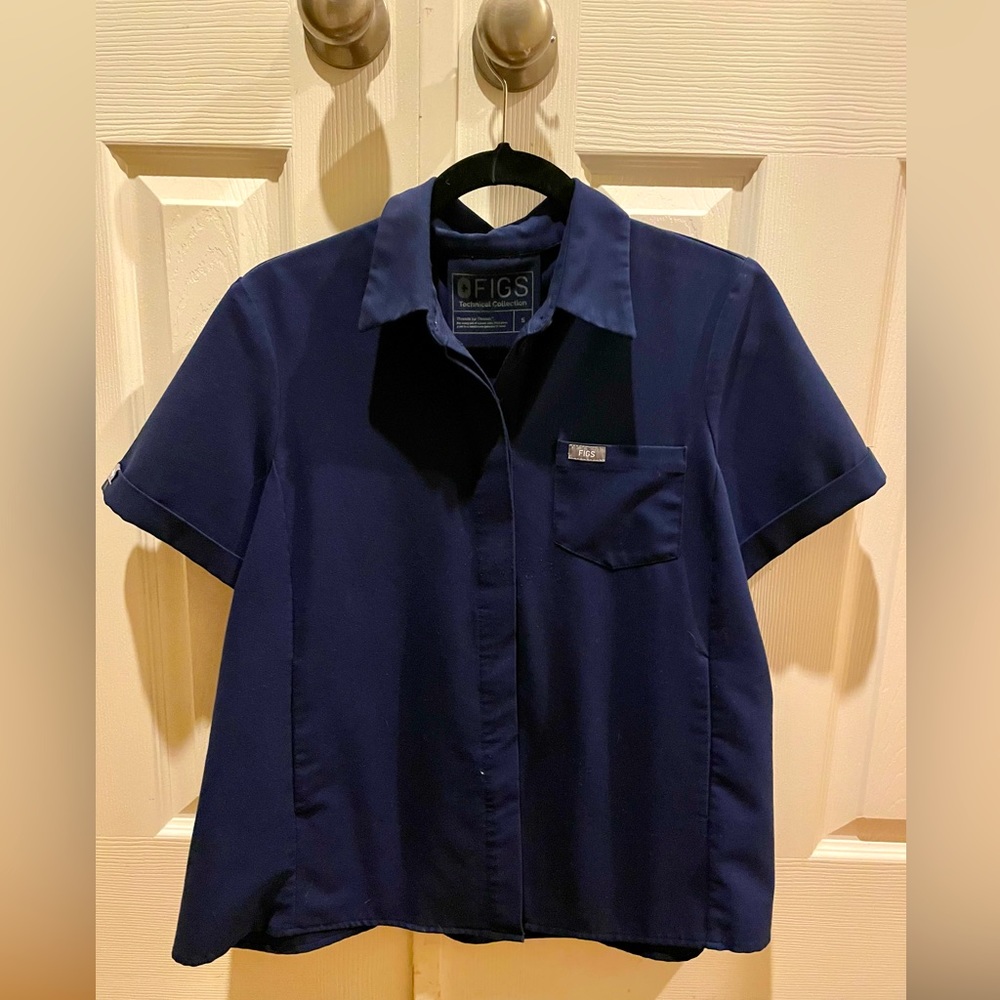 EUC FIGS Navy Women’s Pilar Collared Scrub Top, size Small.